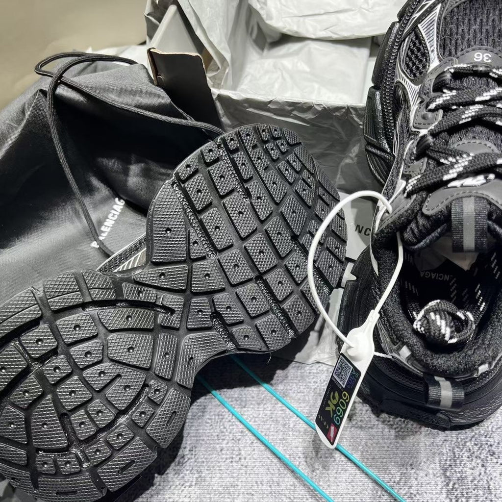 OK 330 Balenciaga