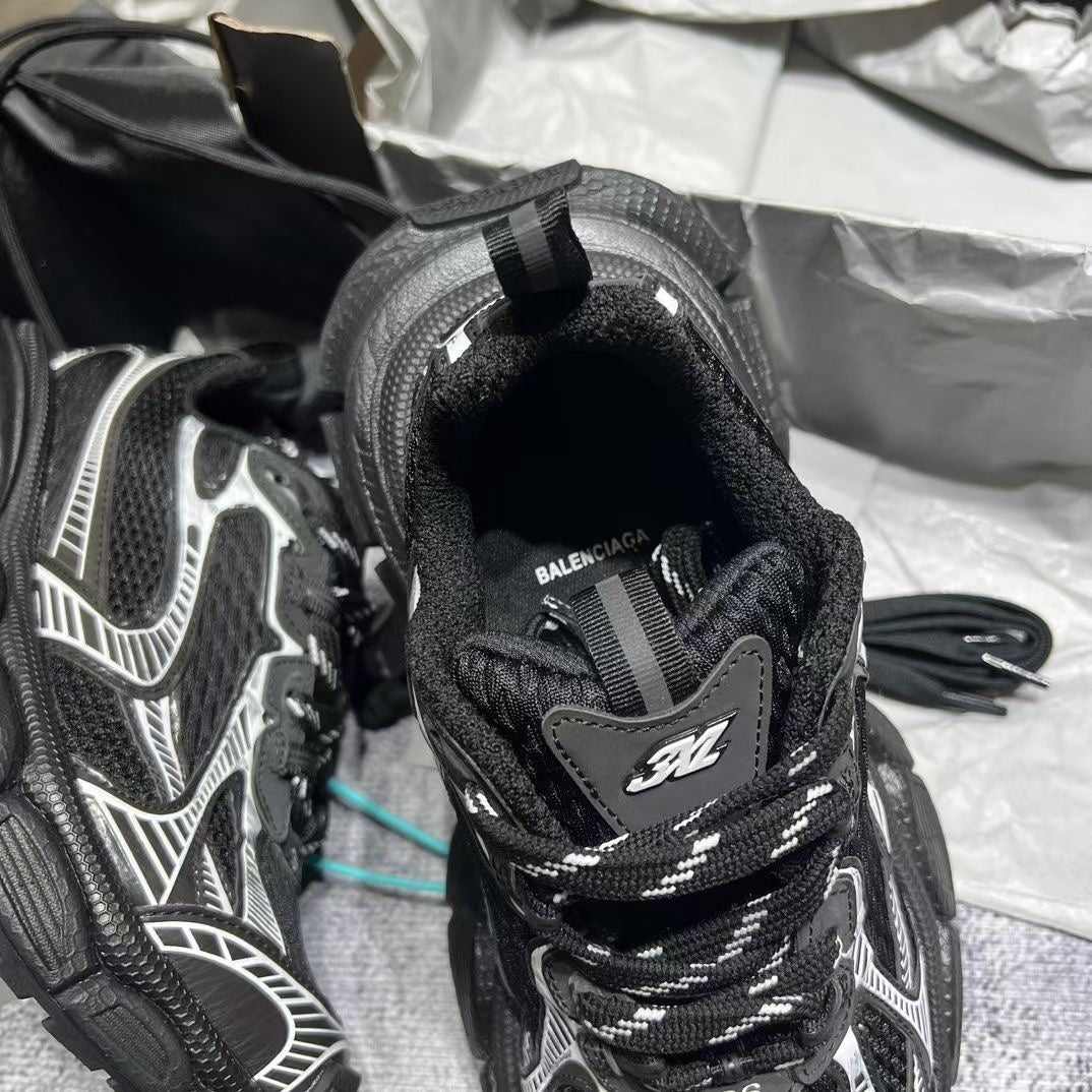 OK 330 Balenciaga
